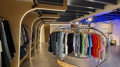 What People Really Wear in Mumbai | Streetwear Guide – ProjektStreet®