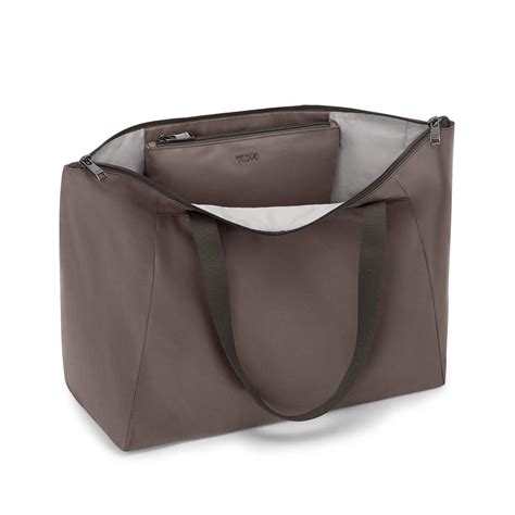 TUMI India Official Site | Luggage, Backpacks, Bags || Tumi© | tumi.in