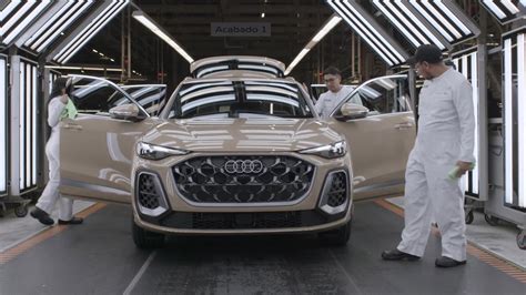 Audi Q5 Production at San José Chiapa Site - Assembly