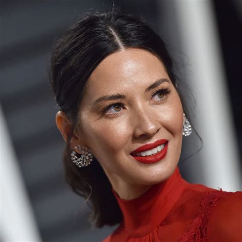 Celebrities With Square Faces