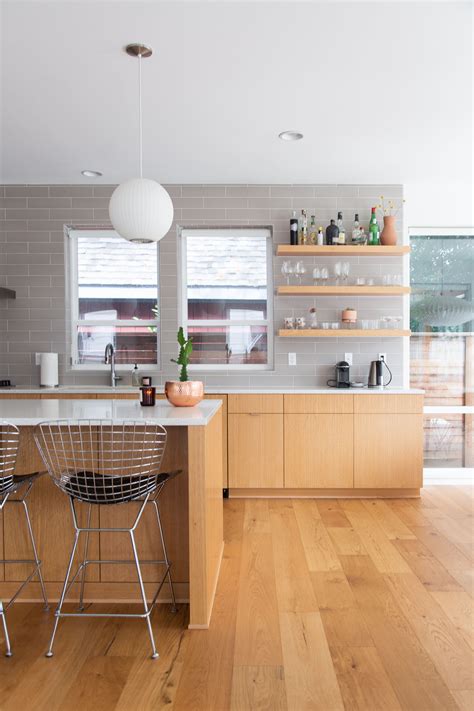 8 Midcentury Modern Flooring Ideas for Your Kitchen