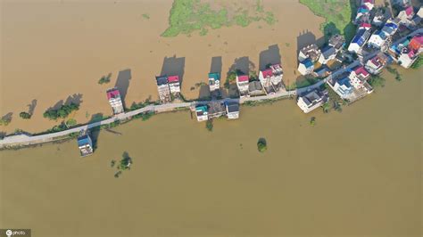 江西上饶花厅镇现98年来特大洪水致河堤垮塌|洪水|江西|垮塌_新浪新闻
