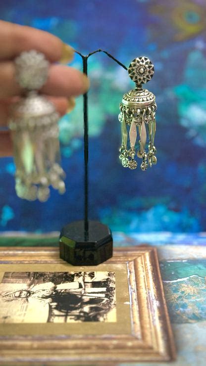 Mor Pankh : Versatile Festive Jhumkas (Pankhi 06) – Raang Birangi Silver