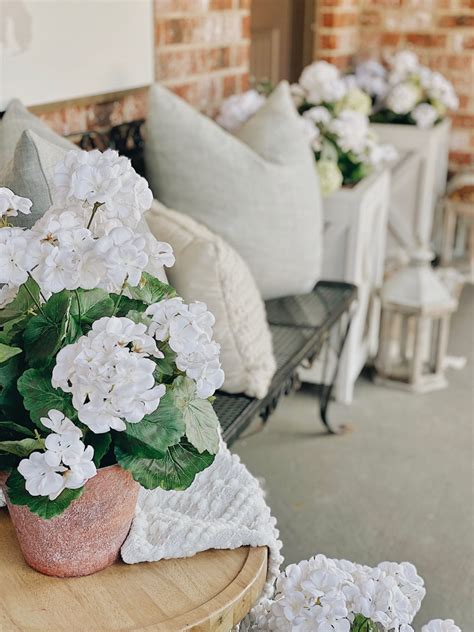 Front Porch Spring Decor 的图像结果