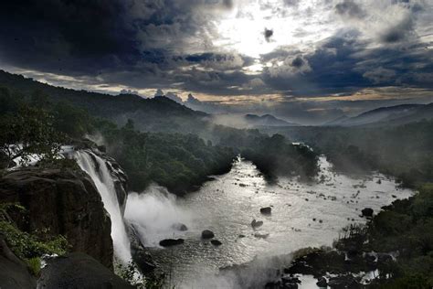 10 Breathtaking Best Waterfalls in India You Must Explore in 2022
