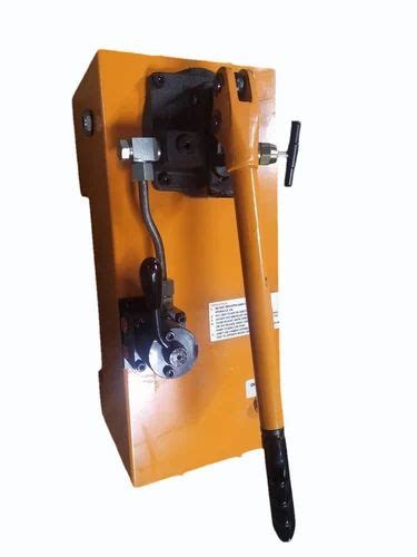 Hydraulic Hand Pump - Powered Hydraulic Hand Pump Manufacturer from Vasai