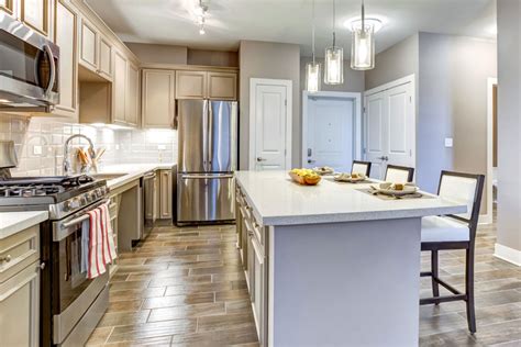 500 Station Apartments | Aurora, IL | Welcome Home