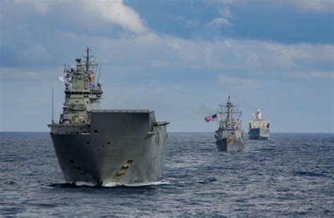 日菲进行海上联合军演 两国均出动最大战舰_凤凰网
