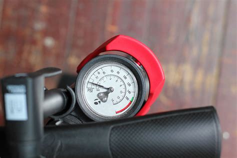 Review: Bontrager TLR Flash Charger floor pump | road.cc