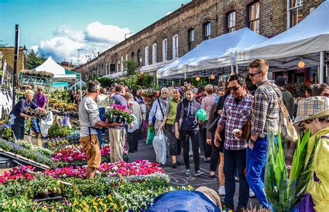 TO SEE : Columbia Road Flower Market on a Sunday morning. One of the ...