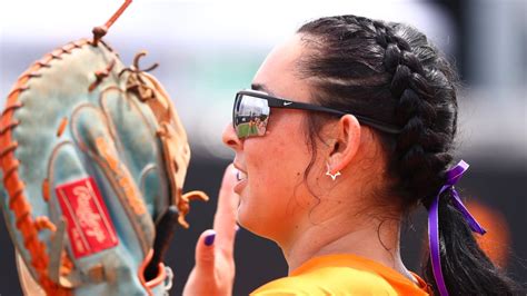 Lady Vol Softball run rules Virginia in 12-0 victory, advance to ...