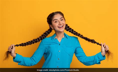 लंबे, काले और घने बालों के लिए फॉलो करिए ये स्पेशल हेयर केयर रूटीन, न ...