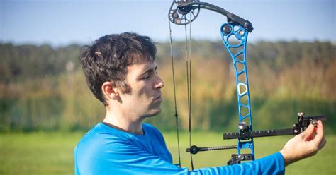 Rezultat imagine pentru How Compound Bows Work