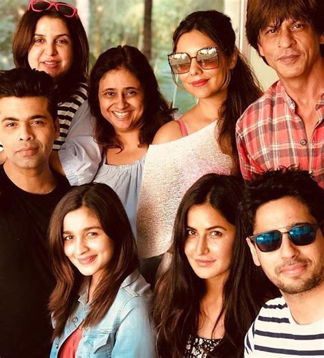 Inside photos of Shah Rukh Khan's luxurious homes in Mumbai, New York ...