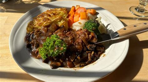 AHMIC LAKE RESORT (Ahmic Harbour, Ontario) - Ranch Reviews, Photos ...