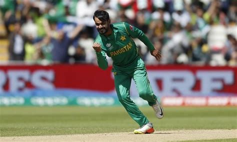 Pakistan bowler Mohammad Hafeez suspended from international cricket ...