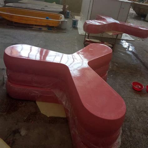 玻璃钢仿木纹座椅制作完成（组图）-网站公告_滨州宏景雕塑有限公司