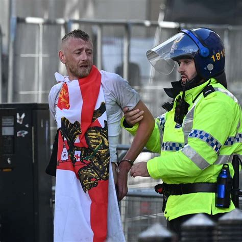 Spanish Muslim football star Lamine Yamal balances faith and fame ...