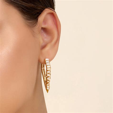 Buy Stylish Hoop Earrings For Women Online | Isharya
