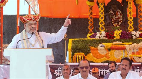 VIDEO: Union HM Amit Shah Pays Tribute To Chhatrapati Shivaji Maharaj ...
