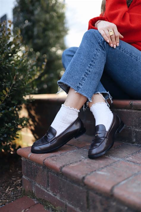 What Socks to Wear with Loafers (Do's and Don'ts)