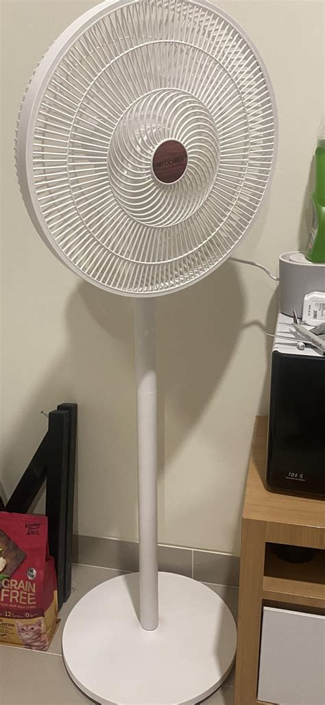 Went to a wedding and this beauty was just begging for me to pick her up : r/OnlyFans