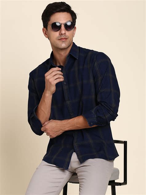 Men's Slim Fit Green Checkered Spread Collar & Full Sleeves Casual Shi ...