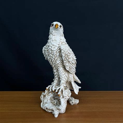 Handcrafted White Resign Eagle Statue/Sculpture Decorative Showpieces ...