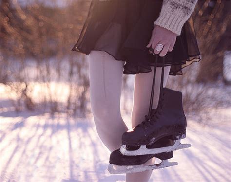 Winter Sports Skateboard 的图像结果