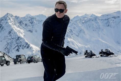 《007：幽灵党》首曝剧照 邦德黑超亮相奥地利雪山|拍摄|雪山_凤凰娱乐