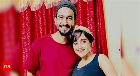 Subhrojit Saha celebrates birthday with Soumitrisha Kundoo and other ...