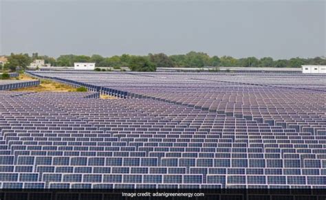 Adani Green ने दुनिया का सबसे बड़ा रिन्युएबल एनर्जी पार्क बनाने के लिए ...