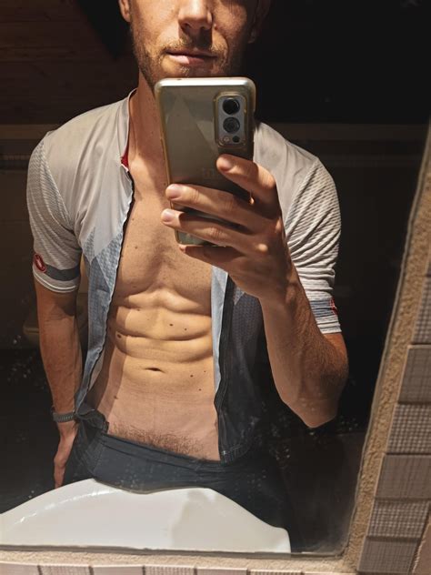 Not wearing underwear when I'm working out always gets me a lot of attention 😏 : r/MaleUnderwear