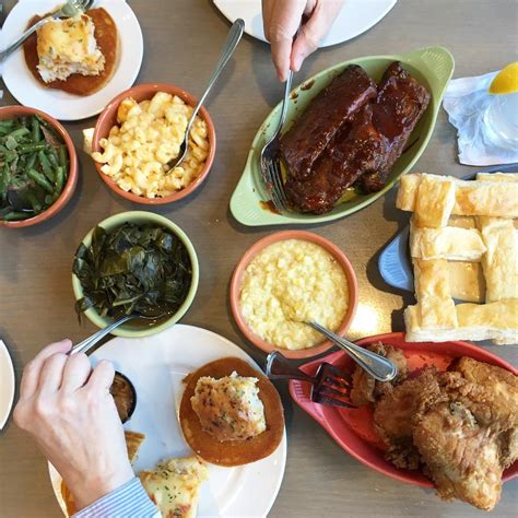 Paula Deen's Family Kitchen - Pigeon Forge | Menu's and Photo's