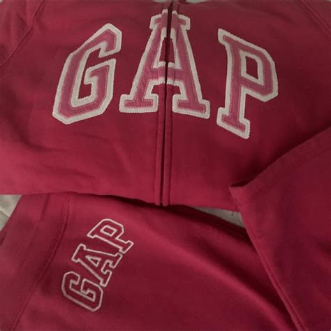 THE CUTEST PINK GAP SWEATSUIT SET - prefer to sell... - Depop