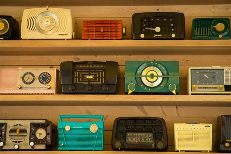 Radio History — History of Every Day - history of radio
