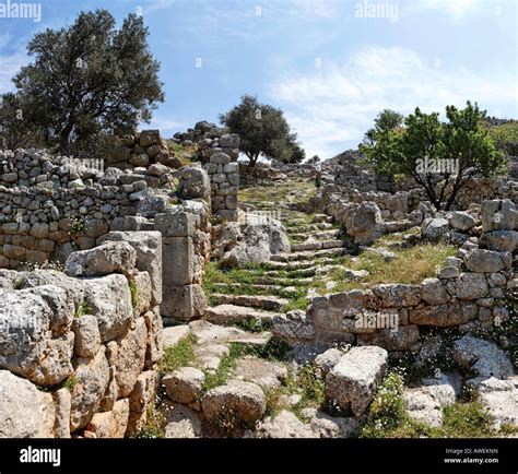 Ruins dating to the fifth century BC (Doric period), Lato, Crete ...