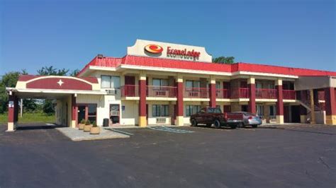 ECONO LODGE KEARNEY - LIBERTY - Motel Reviews, Photos, Rate Comparison ...
