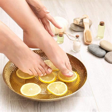 10 Ways to Keep Your Feet Pretty and Soft in Mucky Monsoons – Faces Canada