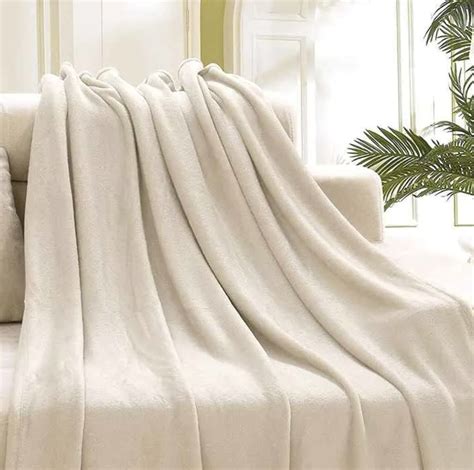 What Is Polar Fleece Fabric? An In-Depth Guide to Its Properties, Uses ...