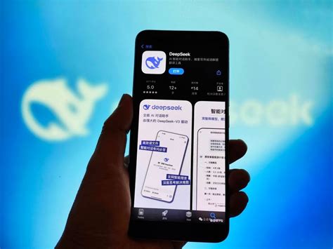 What AI Experts Are Saying About DeepSeek R1 - Tech