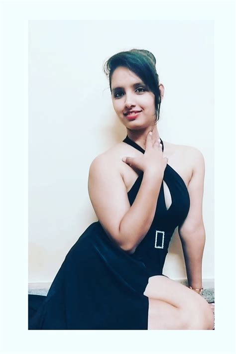 Pooja Sharma Model | Dazzlerr - Connecting Talent