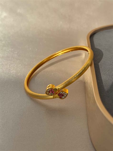 TRADITIONAL 18k GOLD PLATED BRACELET – TKS FASHIONS