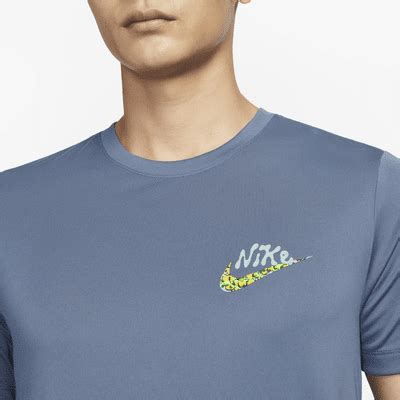 Nike Dri-FIT Men's Fitness T-Shirt. Nike IN