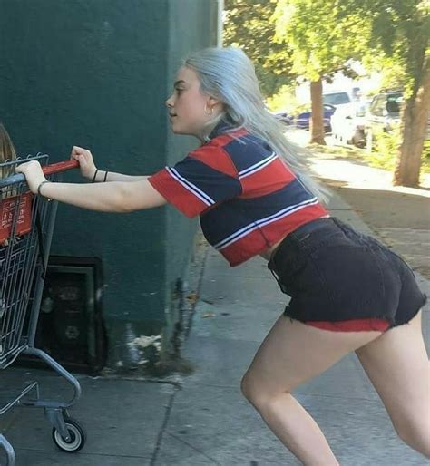 Билли Айлиш в купальниках: взрыв красоты и стиля на пляже >> Фигура | elegenza.ru