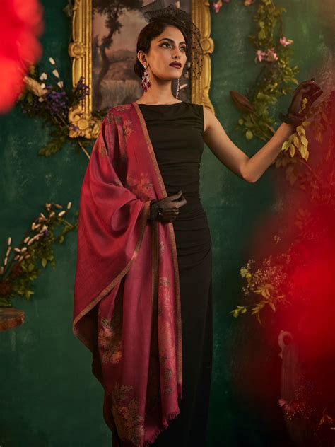 Buy Vian Floral Pure Wool Jacquard Stole Online | Shingora