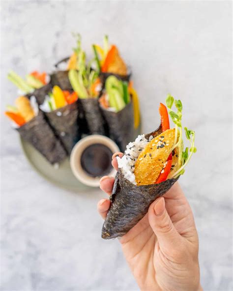 Sushi Hand Roll Spicy Salmon Hand Rolls Chili & Tonic
