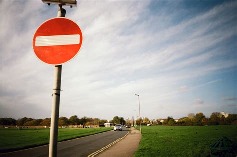 Local Red Sign 的图像结果