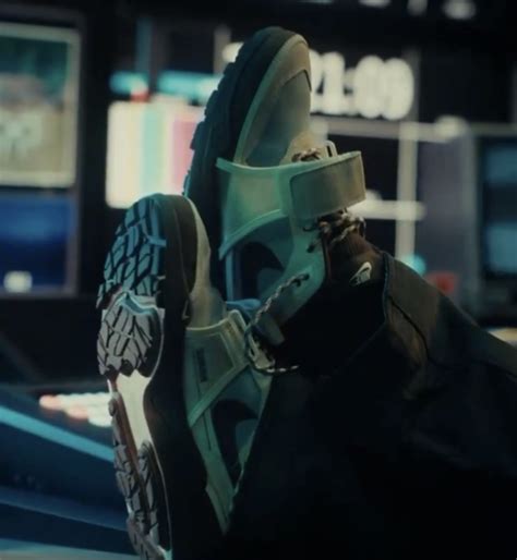 Travis Scott x Nike Zoom Field Jaxx “Limelight” Releases Holiday 2024 - Sneakers Cartel