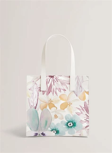 Women's Shoppers & Tote Bags KSA | 25-75% OFF | Riyadh, Jeddah